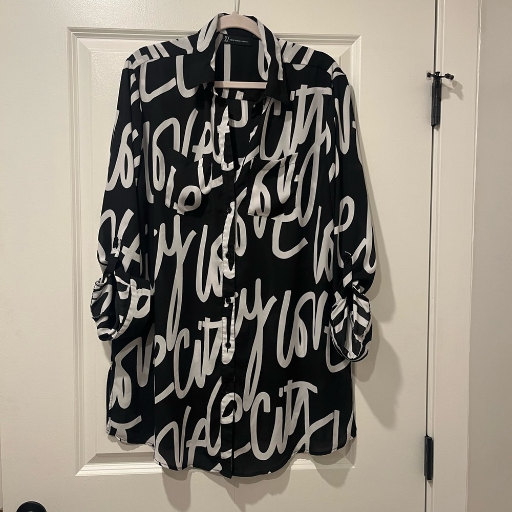 New York & Co. Graphic Tunic Length Blouse